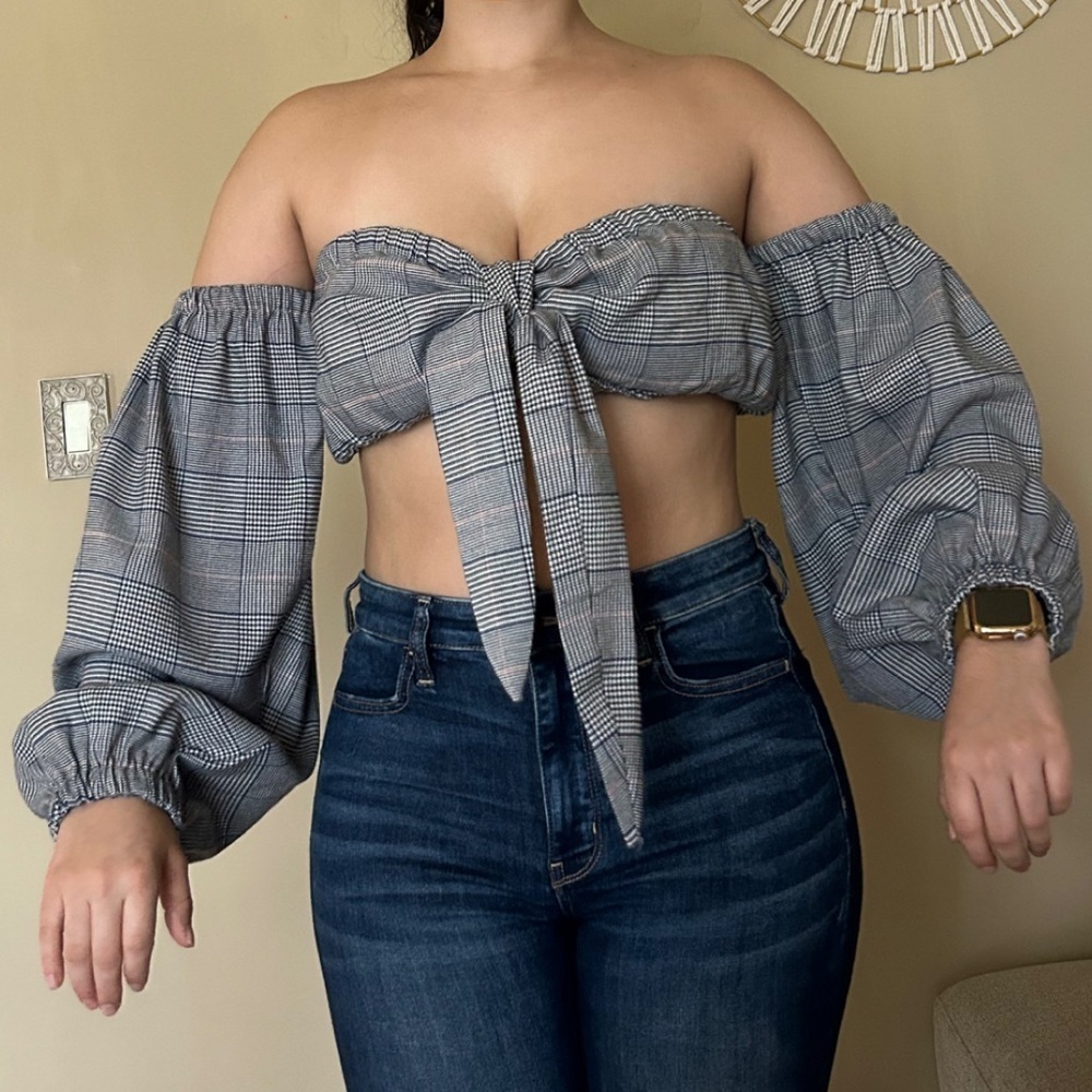 Plaid long sleeve crop top